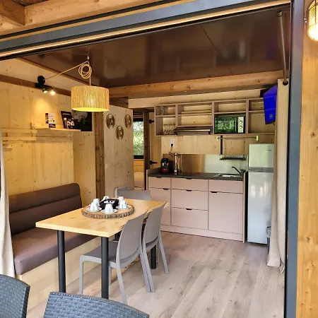Camping Le Chalet Montegut Hebergements Insolites Coulandon