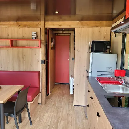 캠프장 Le Chalet Montegut Hebergements Insolites *