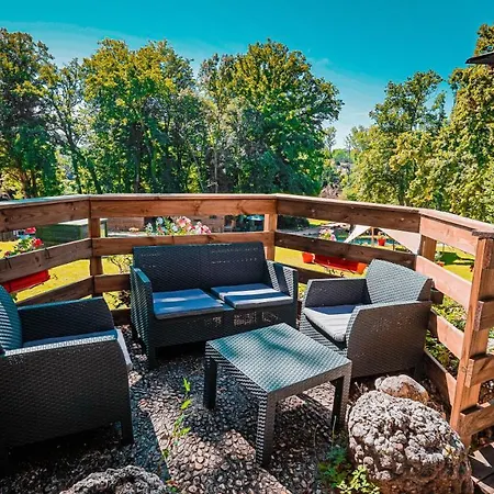 Camping Le Chalet Montegut Hebergements Insolites *